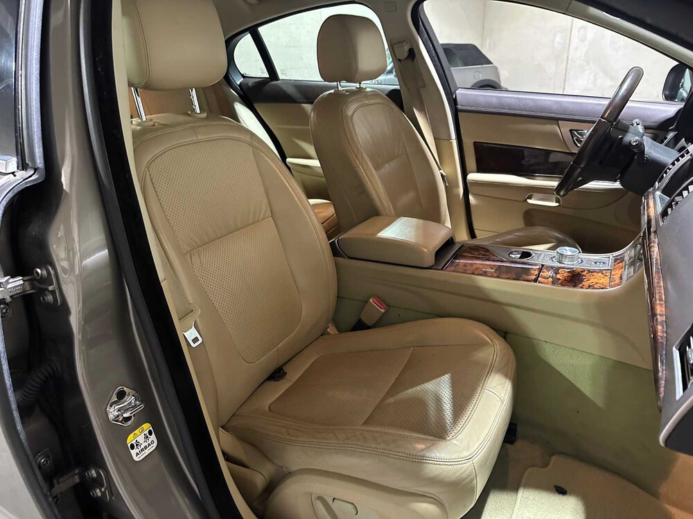 Jaguar XF 2.7D V6 Luxury 207hp 2008, 69-HXG-3 Youngtimer