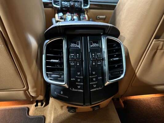 Porsche Cayenne GTS 4.8 V8 420PS 2013, P-551-BJ