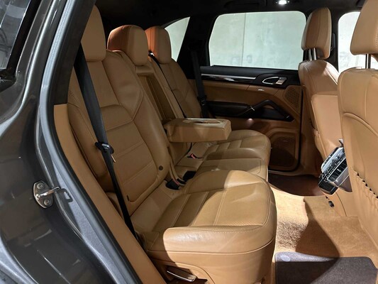 Porsche Cayenne GTS 4.8 V8 420PS 2013, P-551-BJ