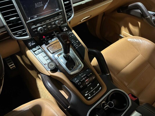 Porsche Cayenne GTS 4.8 V8 420PS 2013, P-551-BJ