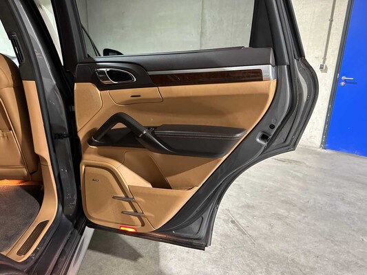 Porsche Cayenne GTS 4.8 V8 420PS 2013, P-551-BJ