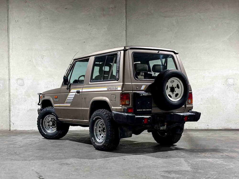 Mitsubishi Pajero 2.5 Ladeluftkühler Turbo 95PS 1990