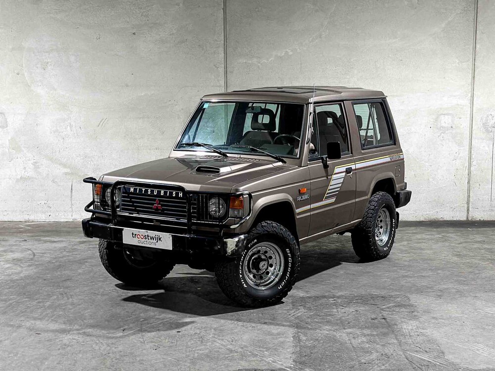 Mitsubishi Pajero 2.5 Ladeluftkühler Turbo 95PS 1990