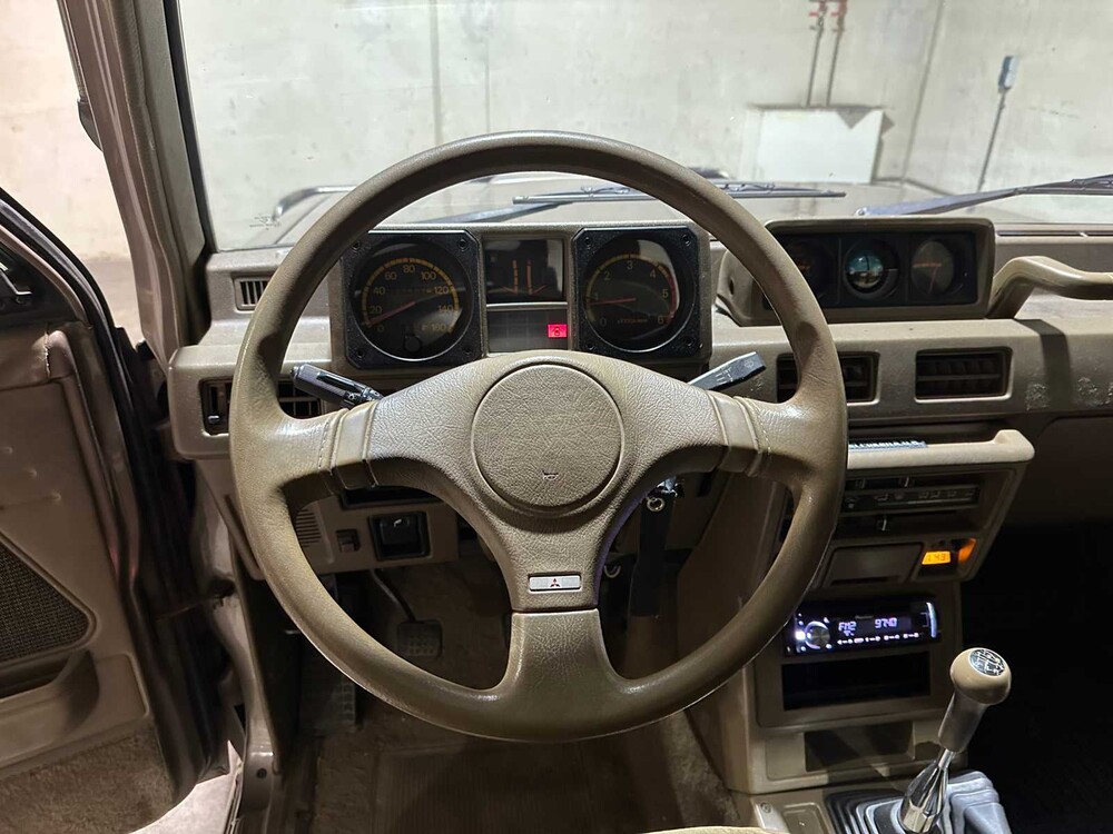 Mitsubishi Pajero 2.5 Ladeluftkühler Turbo 95PS 1990