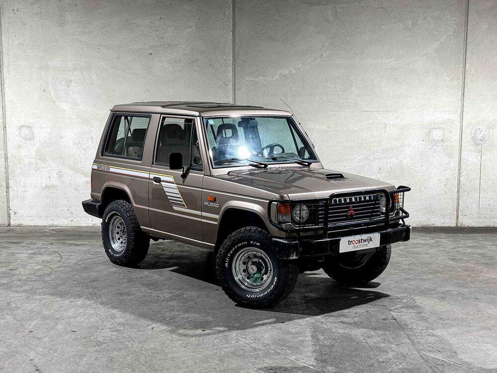 Mitsubishi Pajero 2.5 Ladeluftkühler Turbo 95PS 1990