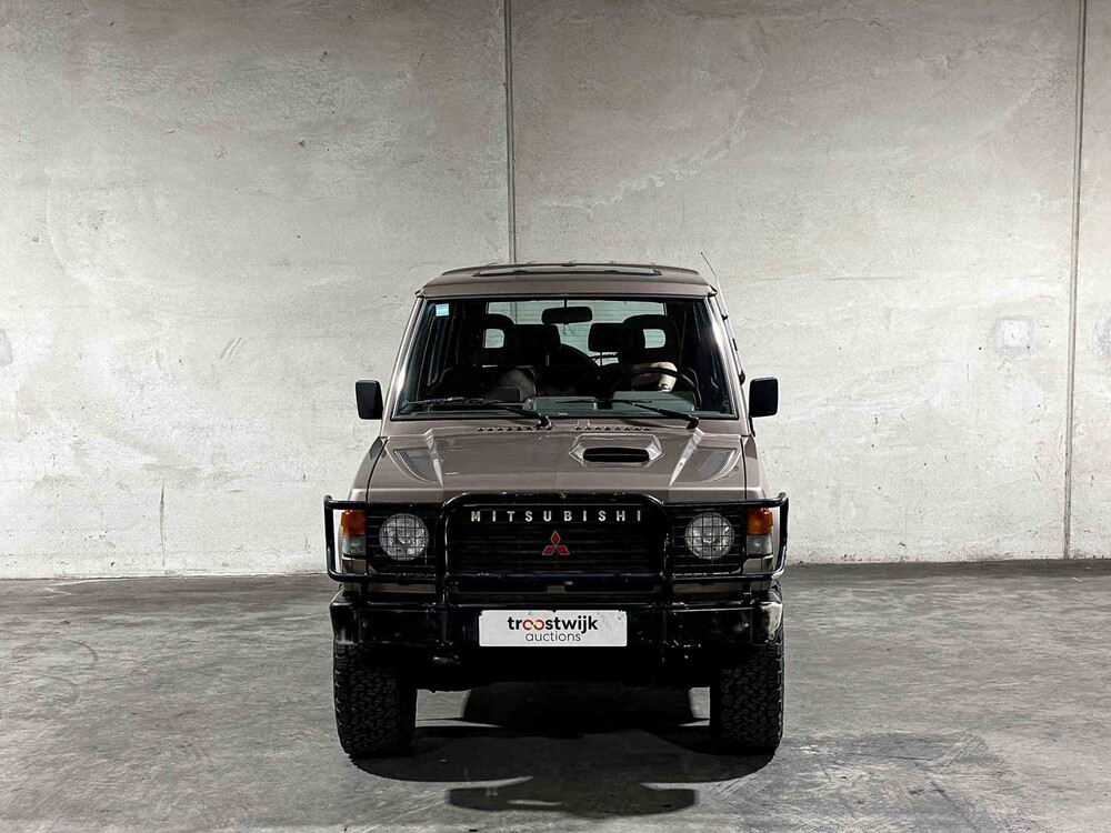 Mitsubishi Pajero 2.5 Ladeluftkühler Turbo 95PS 1990