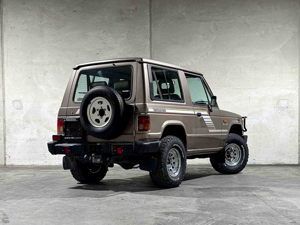 Mitsubishi Pajero 2.5 Ladeluftkühler Turbo 95PS 1990