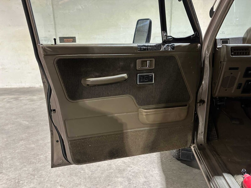 Mitsubishi Pajero 2.5 Ladeluftkühler Turbo 95PS 1990