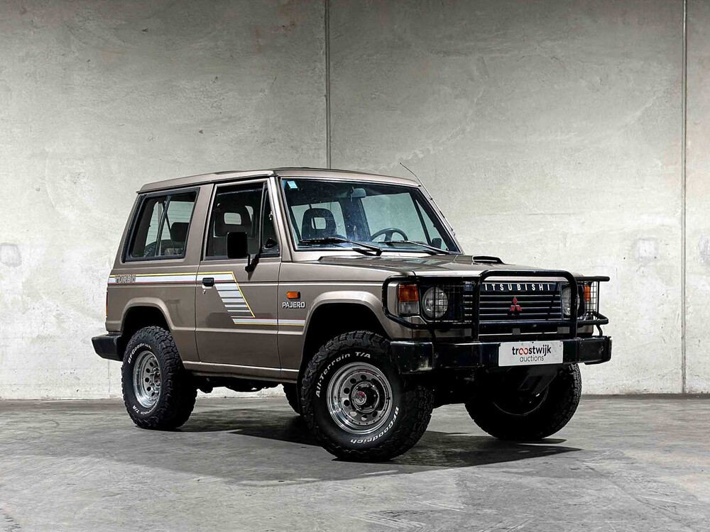 Mitsubishi Pajero 2.5 Ladeluftkühler Turbo 95PS 1990