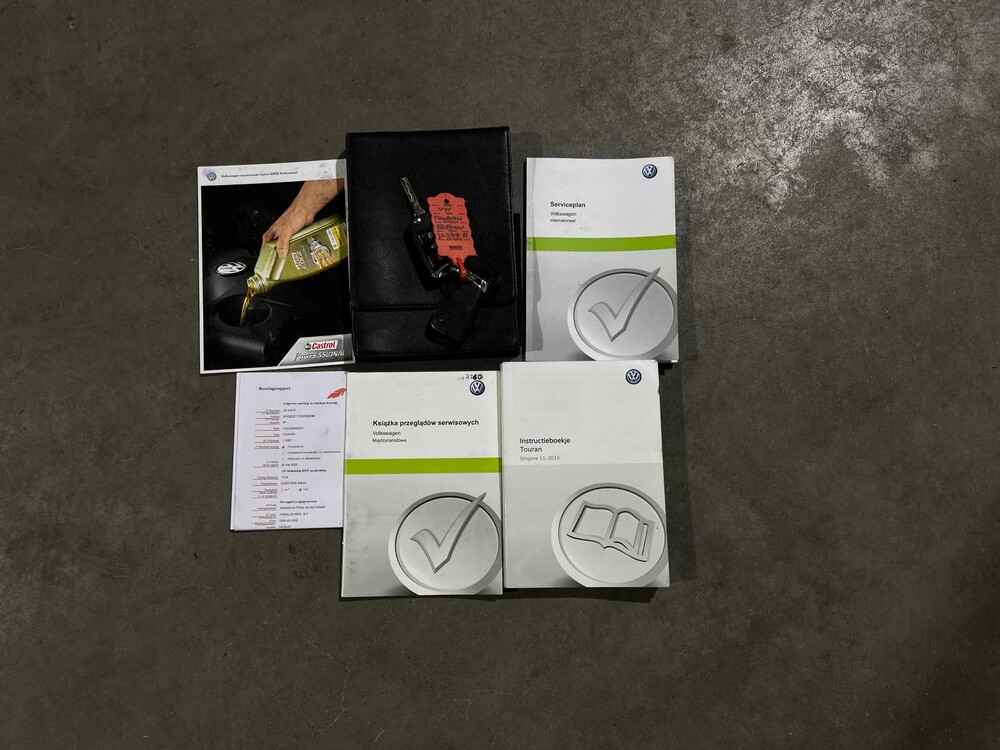 Volkswagen Touran 1.4 TSI Connected Series -Automatik- 150PS 2016, JS-249-R