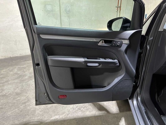 Volkswagen Touran 1.4 TSI Comfortline 7-pers 140hp 2013, 8-TGK-22