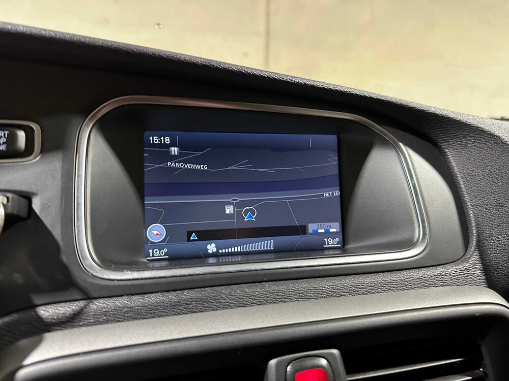 Volvo V40 1.6 T3 Kinetic 150PS 2012, 53-XVV-5