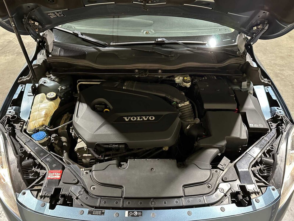 Volvo V40 1.6 T3 Kinetic 150PS 2012, 53-XVV-5