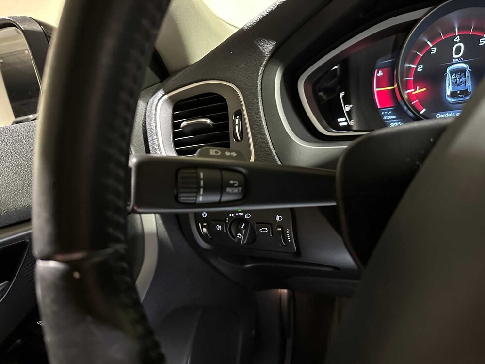 Volvo V40 1.6 T3 Kinetic 150PS 2012, 53-XVV-5