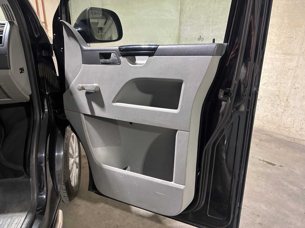 Volkswagen Transporter 2.0 TDI T800 L1H1 7J0 T5 Camper 114hp 2012 84kW, VJ-075-H