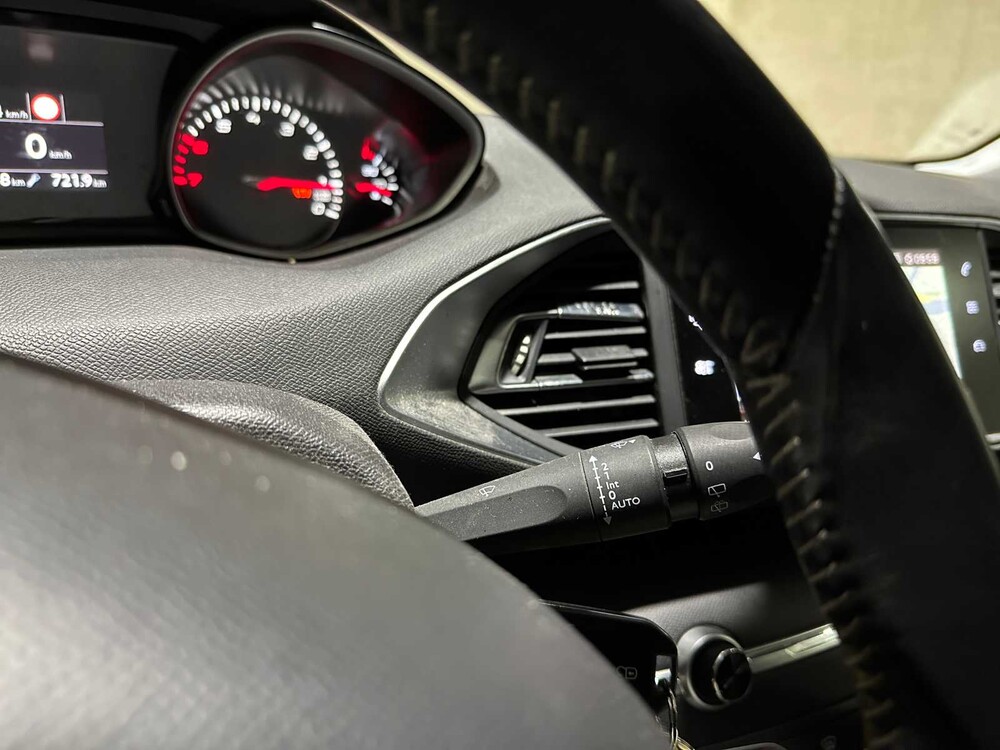 Peugeot 308 SW 1.2 PureTech Blue Lease Premium 131PS 2020, H-389-LH