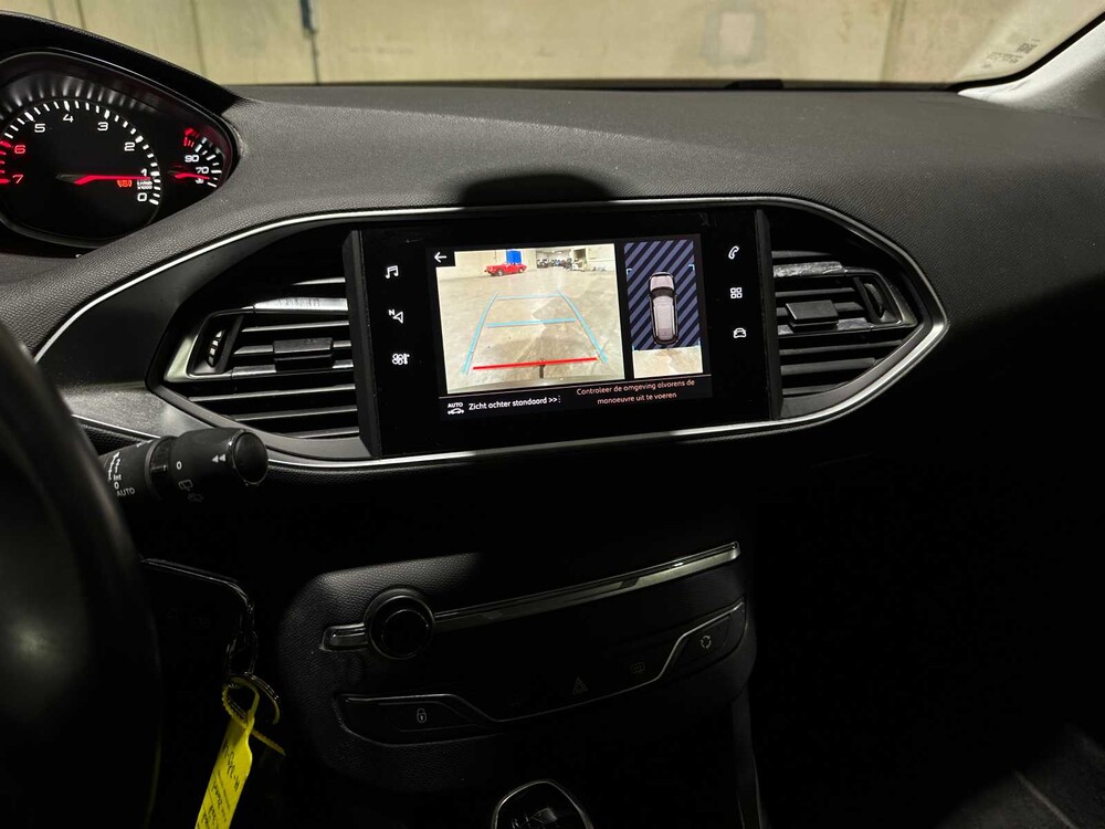 Peugeot 308 SW 1.2 PureTech Blue Lease Premium 131PS 2020, H-389-LH