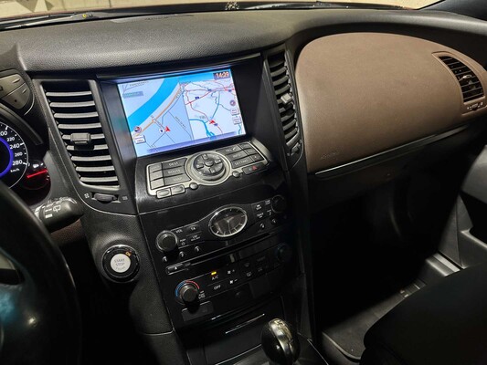 Infiniti FX 30d GT Premium 238hp 2012, 92-ZKP-3