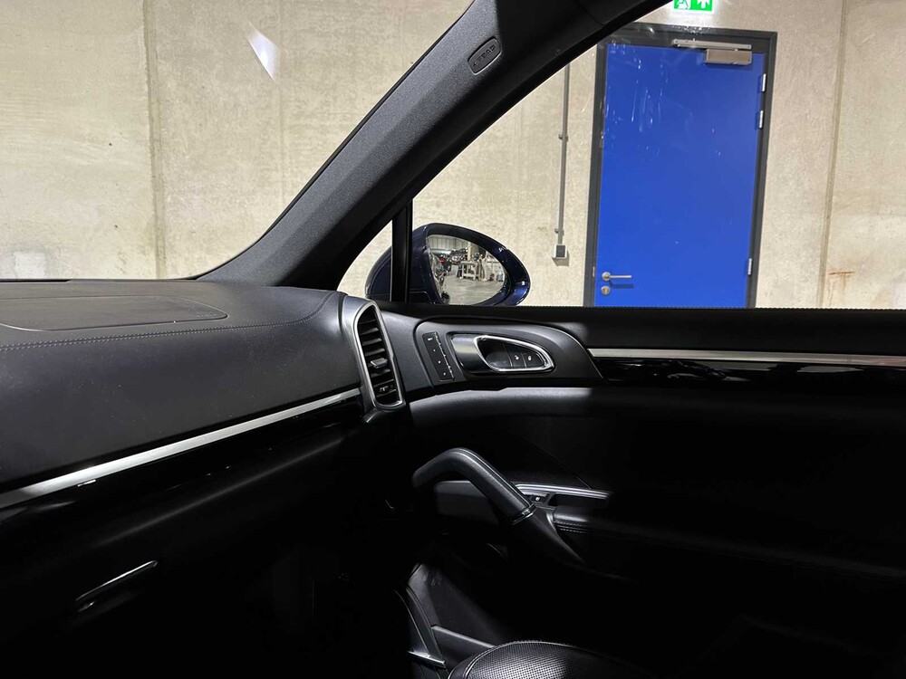 Porsche Cayenne S 3.6 V6 Sport Chrono 420pk 2014, NP-156-V