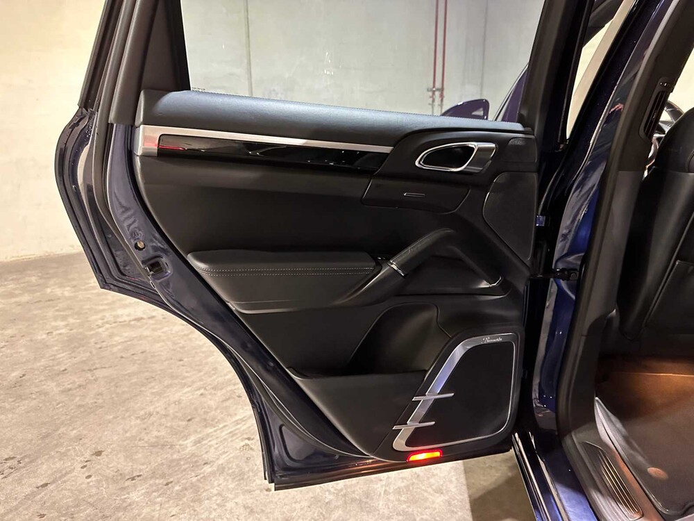 Porsche Cayenne S 3.6 V6 Sport Chrono 420pk 2014, NP-156-V