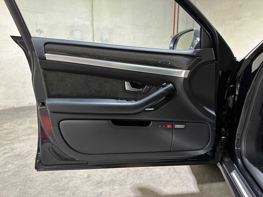 Audi S8 5.2 V10 Quattro 450pk 2006, 05-KKJ-7 Youngtimer