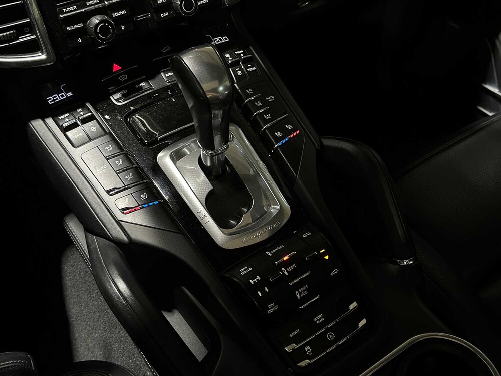 Porsche Cayenne S 3.6 V6 Sport Chrono 420pk 2014, NP-156-V