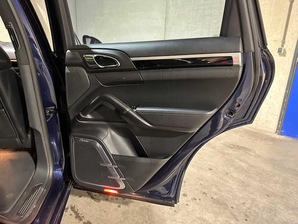 Porsche Cayenne S 3.6 V6 Sport Chrono 420pk 2014, NP-156-V