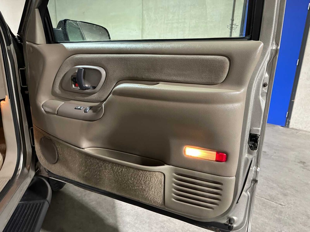 Chevrolet Suburban 1999, 95-JX-NT