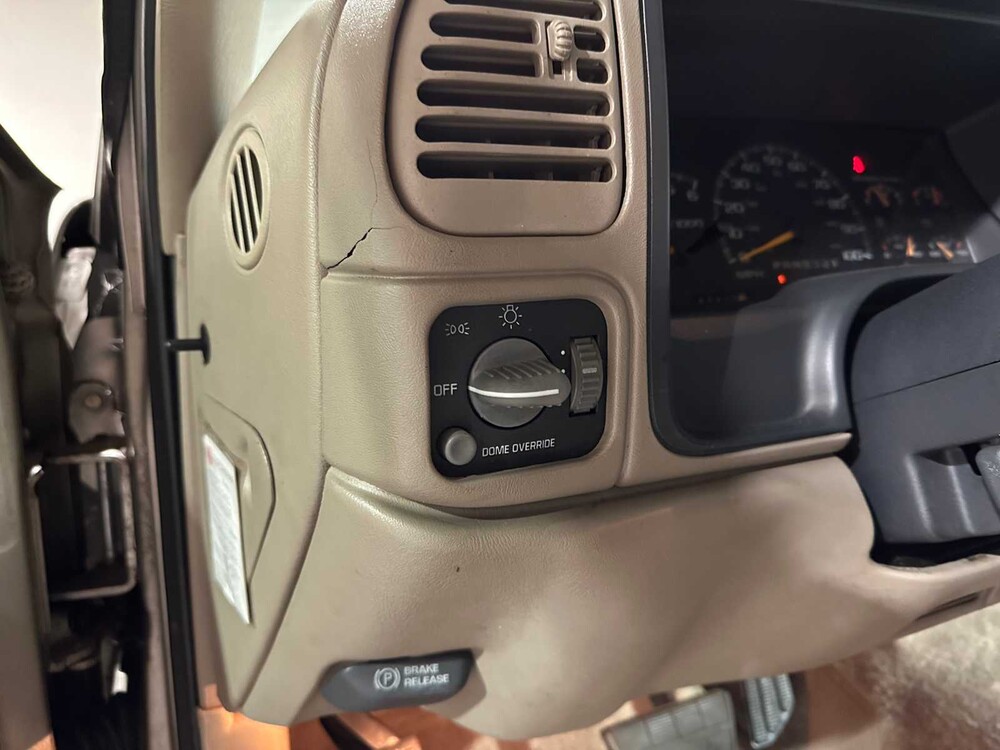 Chevrolet Suburban 1999, 95-JX-NT