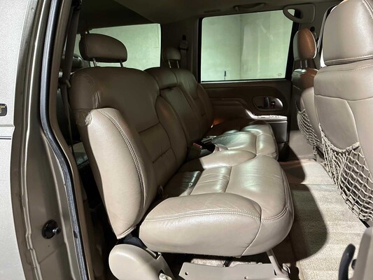 1999 Chevrolet Suburban, 95-JX-NT
