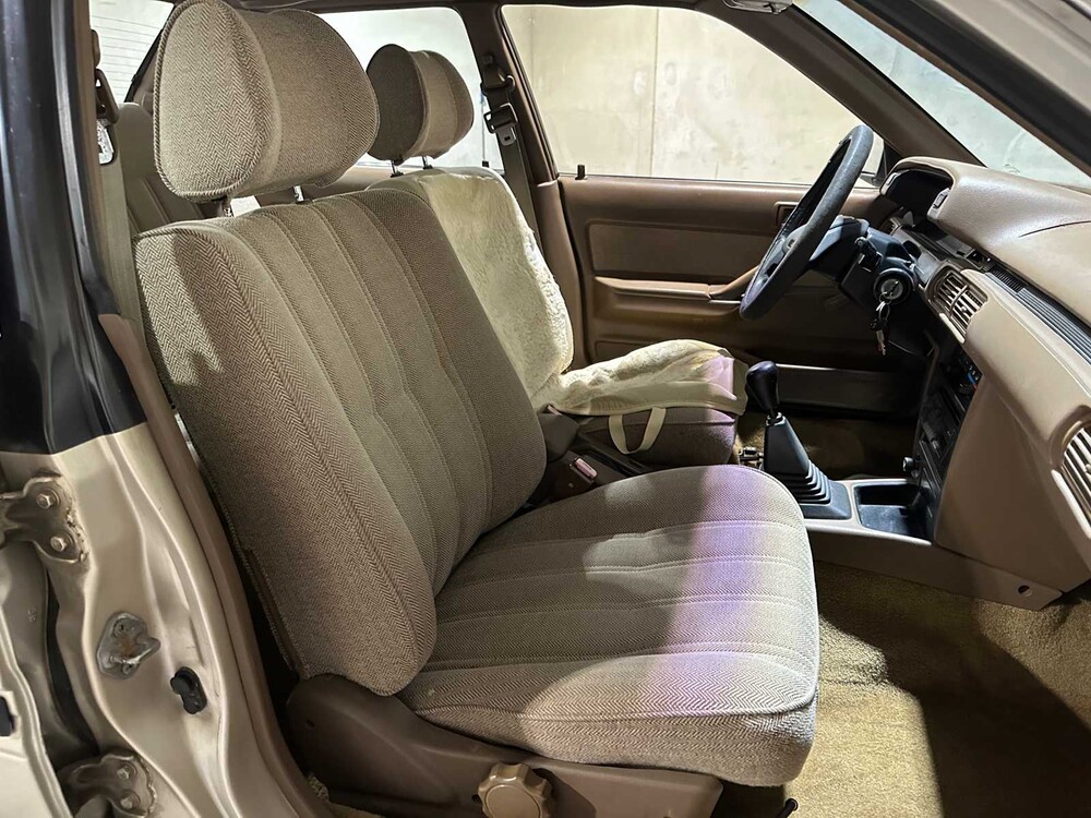 Toyota Camry 2.0 XLi TC 16 128pk 1987, SN-87-JY