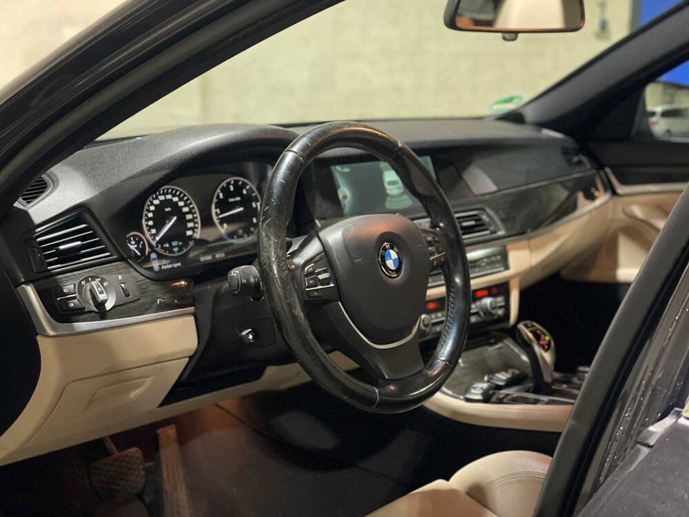 BMW 530d Touring Upgrade Edition 258pk 2013 5-serie, 60-ZLD-1