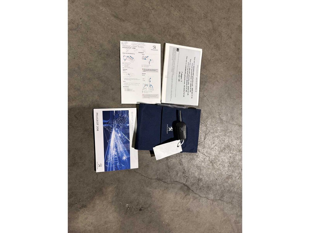 Peugeot 208 1.2 PureTech Signature 83pk 2019, XR-330-V