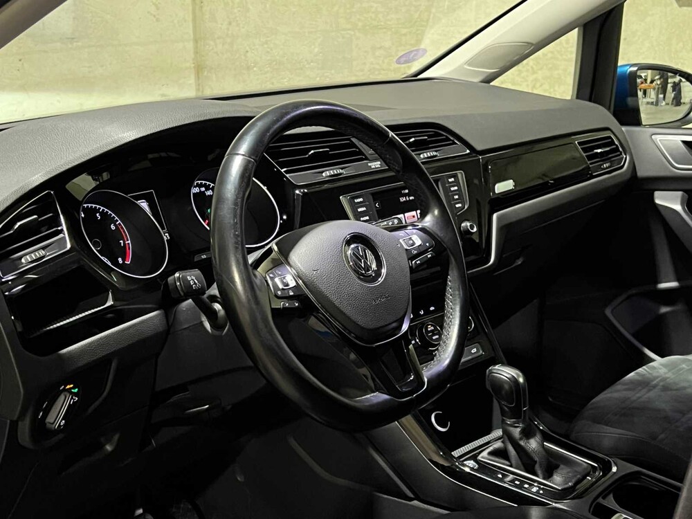 Volkswagen Touran 1.4 TSI Connected Series -Automaat- 150pk 2016, JS-249-R