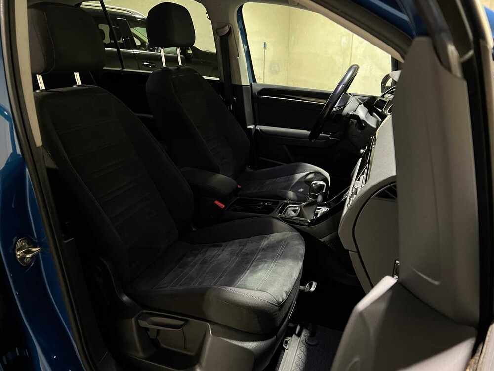 Volkswagen Touran 1.4 TSI Connected Series -Automaat- 150pk 2016, JS-249-R