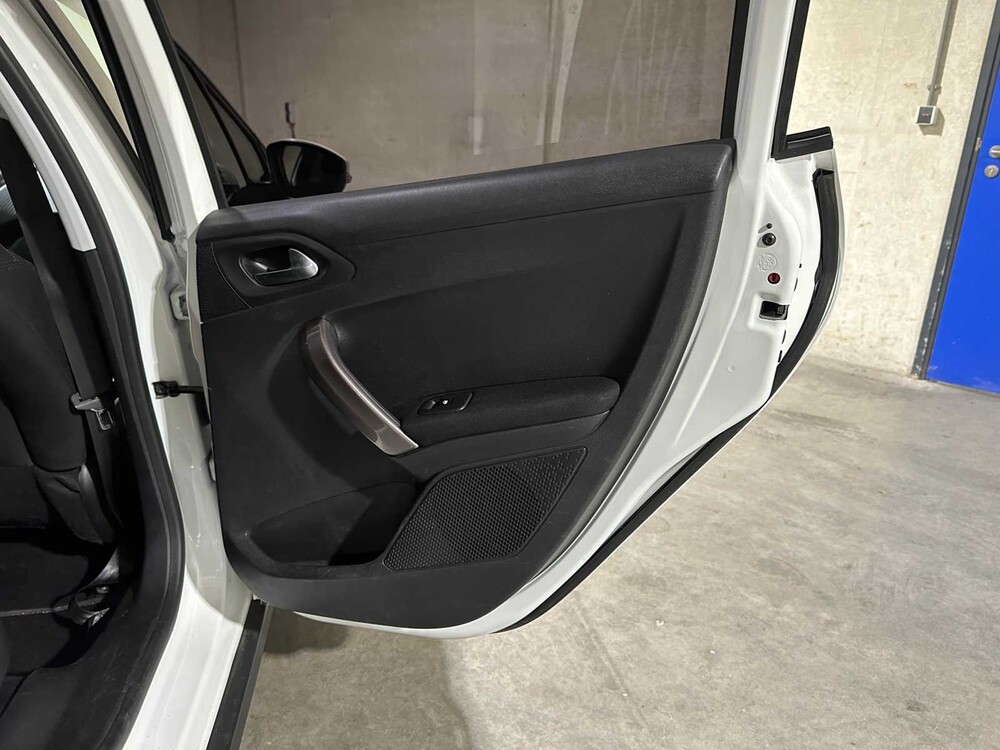 Peugeot 2008 1.2 PureTech Urban Cross 82pk 2016, R-164-VR