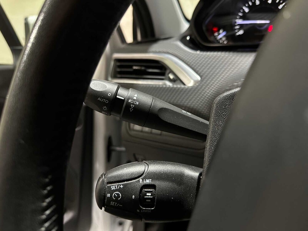 Peugeot 2008 1.2 PureTech Urban Cross 82pk 2016, R-164-VR