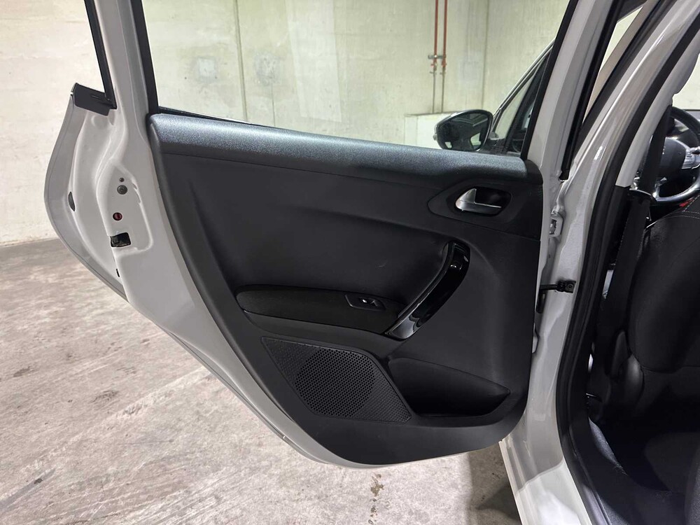 Peugeot 208 1.6 BlueHDi Blue Lease Premium 99pk 2015, HS-789-P