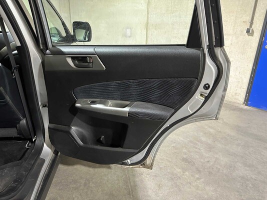 Subaru Forester 2.0 X Comfort 150pk 2011, 01-NXB-9