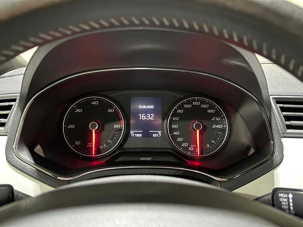 SEAT Arona 1.6 TDI Xcellence Business Intense 95pk 2018, SK-696-G