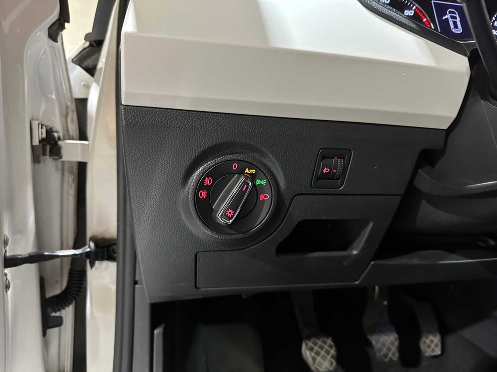 SEAT Arona 1.6 TDI Xcellence Business Intense 95pk 2018, SK-696-G