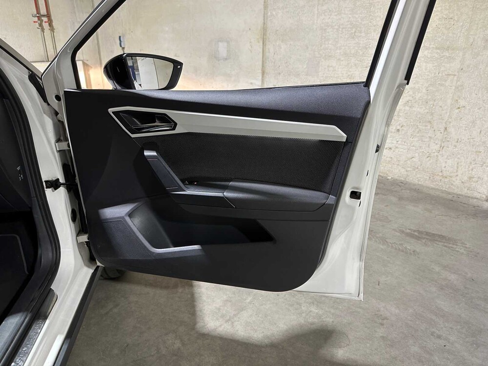 SEAT Arona 1.6 TDI Xcellence Business Intense 95pk 2018, SK-696-G