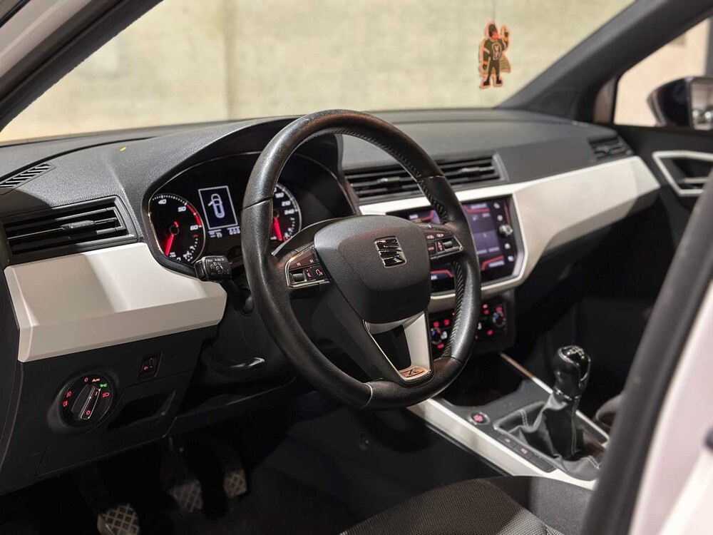 SEAT Arona 1.6 TDI Xcellence Business Intense 95pk 2018, SK-696-G