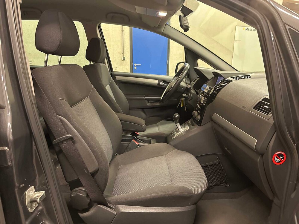 Opel Zafira 1.8 Edition 140pk 2011, 06-RGP-3