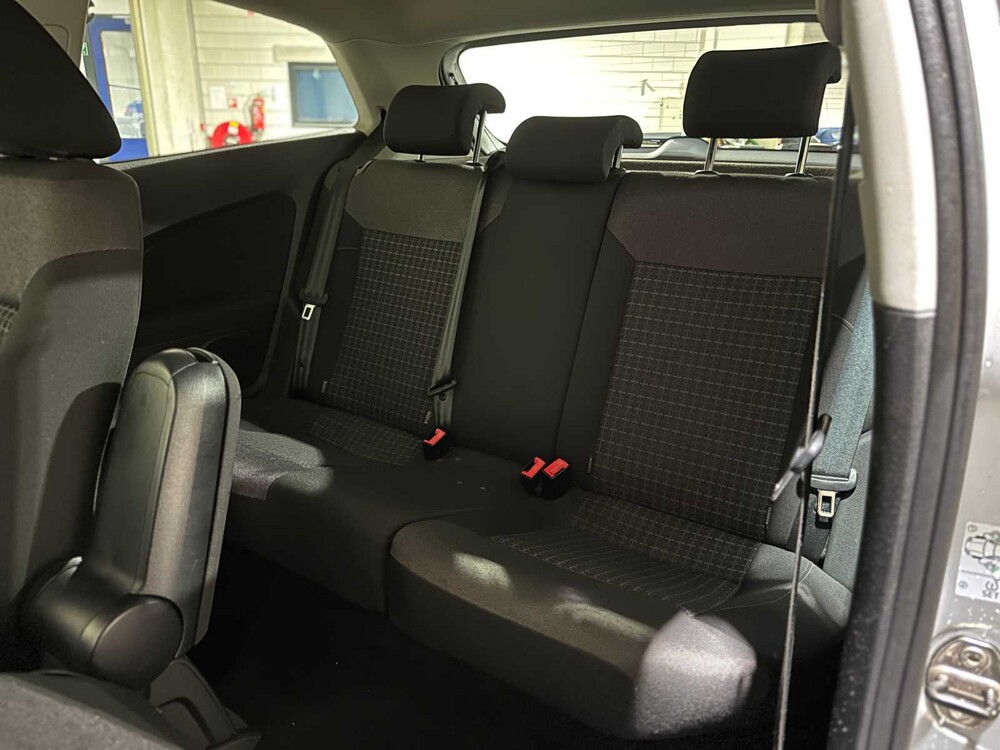 Volkswagen Polo 1.2 TSI Comfortline 90pk 2016, J-776-VR