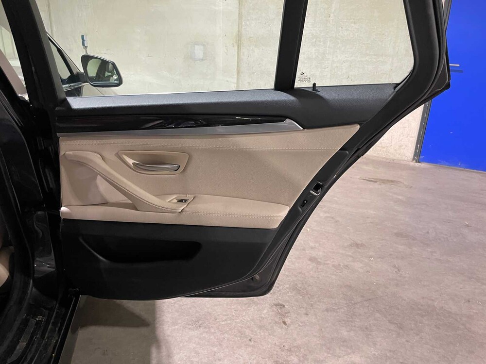 BMW 530d Touring Upgrade Edition 258pk 2013 5-serie, 60-ZLD-1