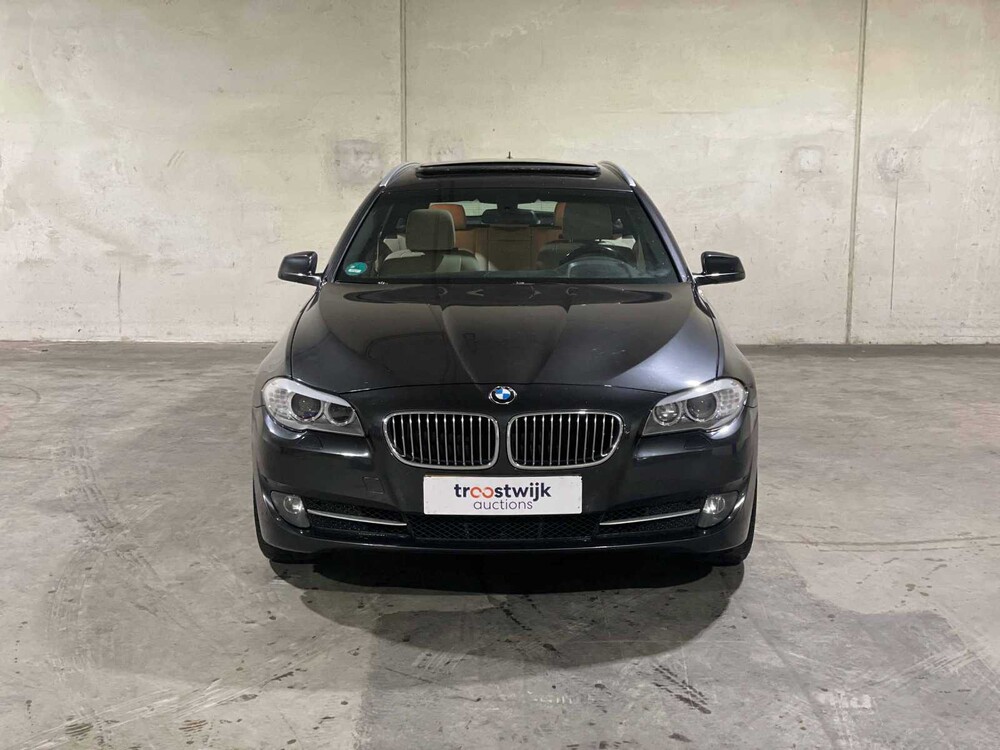 BMW 530d Touring Upgrade Edition 258pk 2013 5-serie, 60-ZLD-1