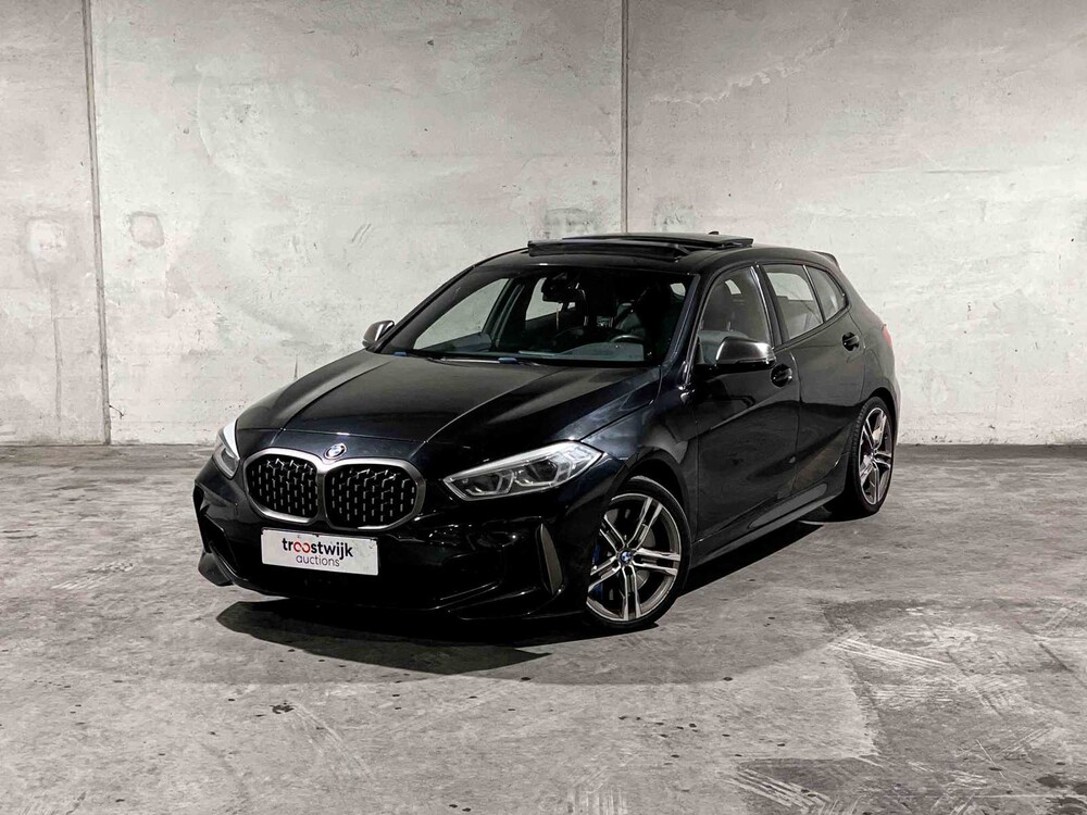 BMW M135i xDrive High Executive 306pk 2020 1-Serie F40, P-072-PH