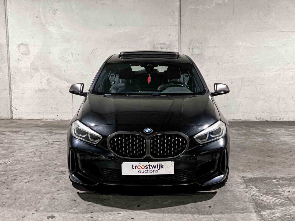 BMW M135i xDrive High Executive 306pk 2020 1-Serie F40, P-072-PH