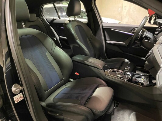 BMW M135i xDrive High Executive 306hp 2020 1-Series F40, P-072-PH
